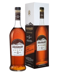 фото Коньяк Ararat 5 лет 40% с настольной игрой (0,7L)